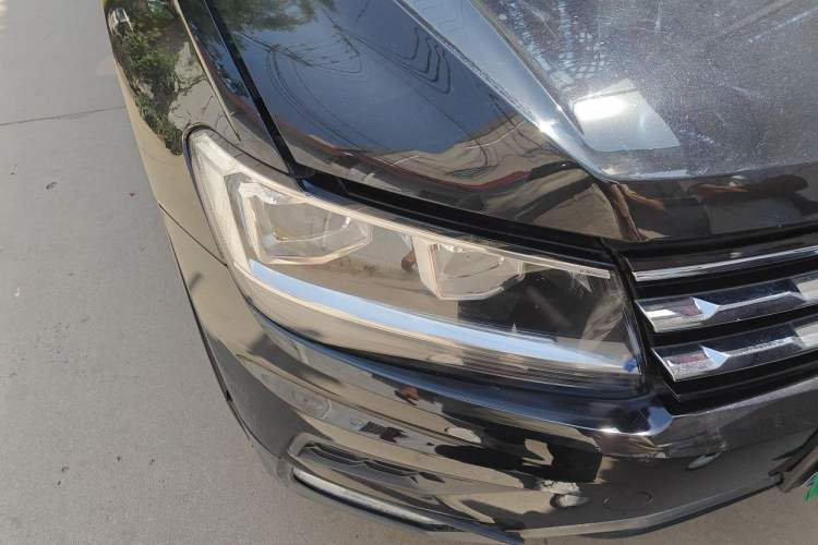Used Volkswagen Tiguan L 2019 330TSI Automatic Two-Wheel Drive Luxury Edition China VI Standard Right Front Headlight