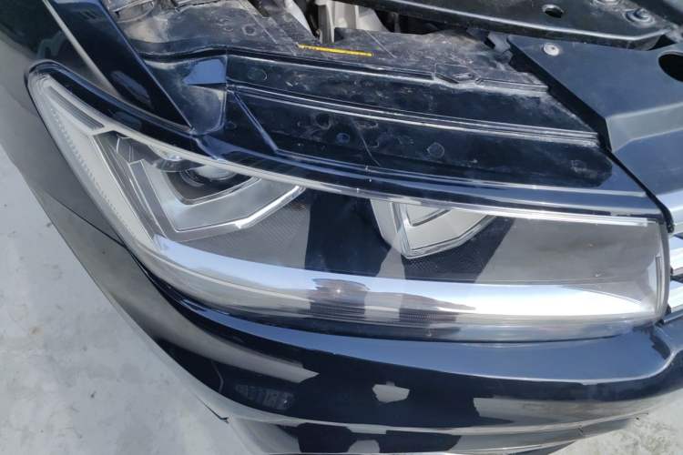 Used Volkswagen Tiguan L 2019 Restyled 330TSI Automatic Two-Wheel Drive R-Line Flagship Version China VI Standard Right Front Headlight