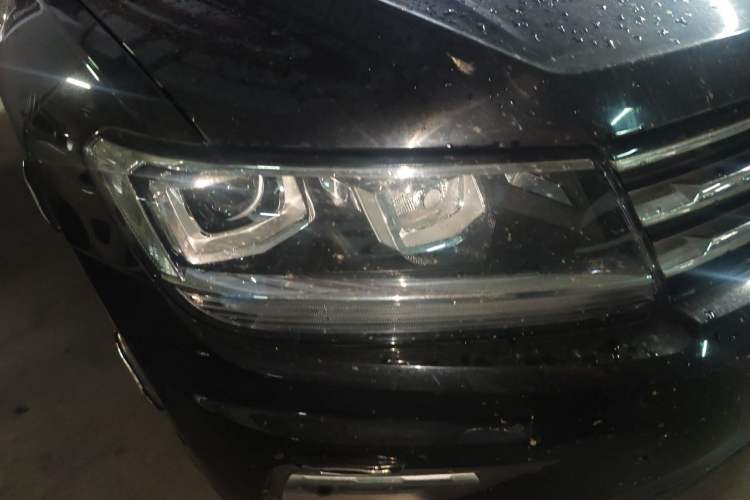 Used Volkswagen Tiguan L 2019 330TSI Automatic Two-Wheel Drive Smart Luxury Version China V Emission Standard Right Front Headlight