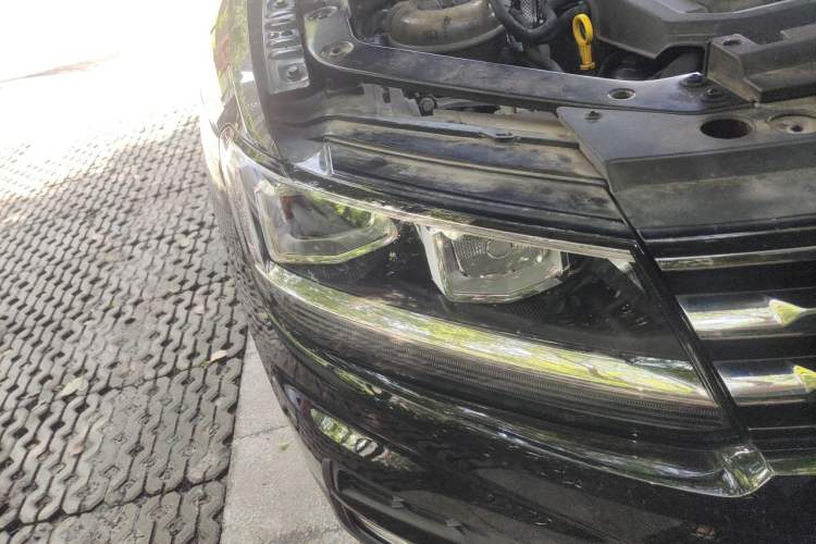 Used Volkswagen Tiguan L 2019 330TSI Automatic Two-Wheel Drive Luxury Edition China VI Standard Right Front Headlight