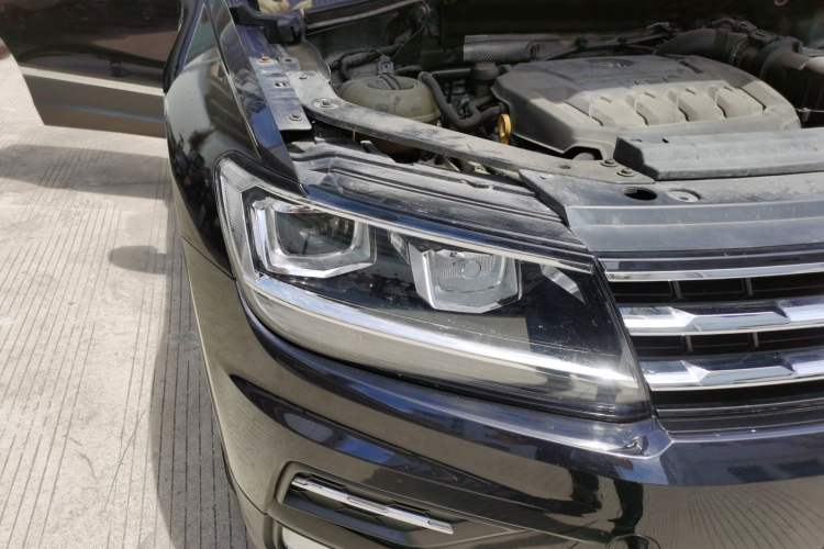 Used Volkswagen Tiguan L 2019 330TSI Automatic Two-Wheel Drive Panoramic Comfort Edition China VI Standard Right Front Headlight