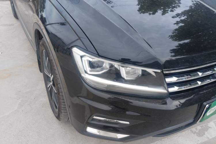 Used Volkswagen Tiguan L 2019 Revised Version 330TSI Automatic Two-Wheel Drive Intelligent Luxury Edition China V Standard Right Front Headlight