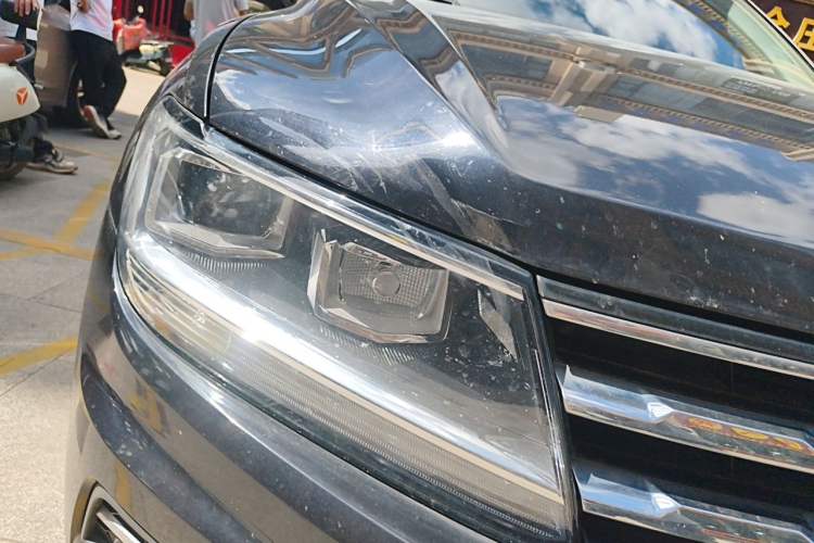 Used Volkswagen Tiguan L 2019 Revised 330TSI Automatic Two-Wheel Drive Smart & Luxury Edition China VI Standard Right Front Headlight