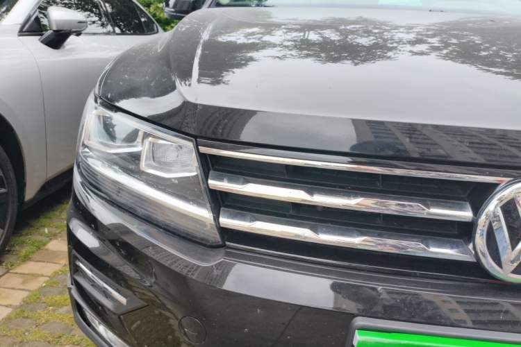 Used Volkswagen Tiguan L 2019 Revised Version 280TSI Automatic Two-Wheel Drive Panoramic Comfort Edition China VI Standard Right Front Headlight