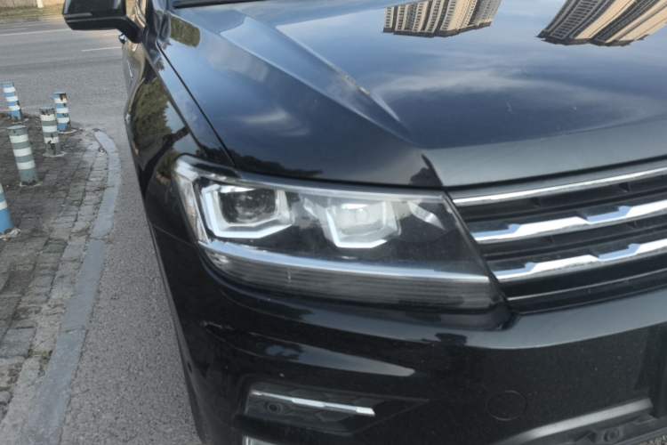 Used Volkswagen Tiguan L 2019 Revised 330TSI Automatic Two-Wheel Drive Smart & Luxury Edition China VI Standard Right Front Headlight