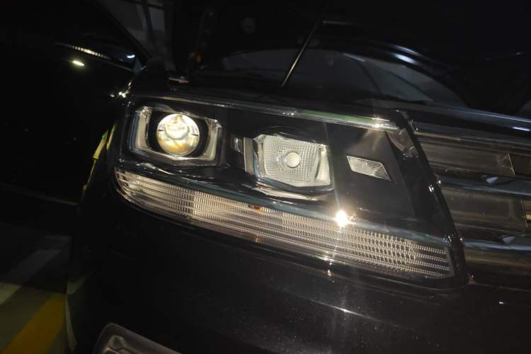 Used Volkswagen Tiguan L 2019 Revised 330TSI Automatic Two-Wheel Drive Smart & Luxury Edition China VI Standard Right Front Headlight