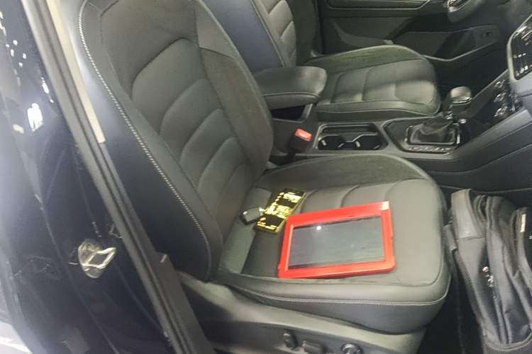 Used Volkswagen Tiguan L 2019 330TSI Automatic Two-Wheel Drive Smart Luxury Version China V Emission Standard Right Front Seat