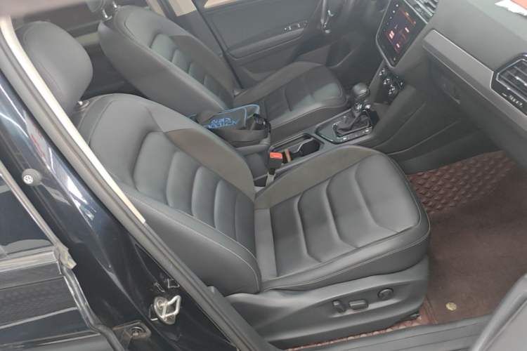Used Volkswagen Tiguan L 2019 330TSI Automatic Two-Wheel Drive Panoramic Comfort Edition China VI Standard Right Front Seat