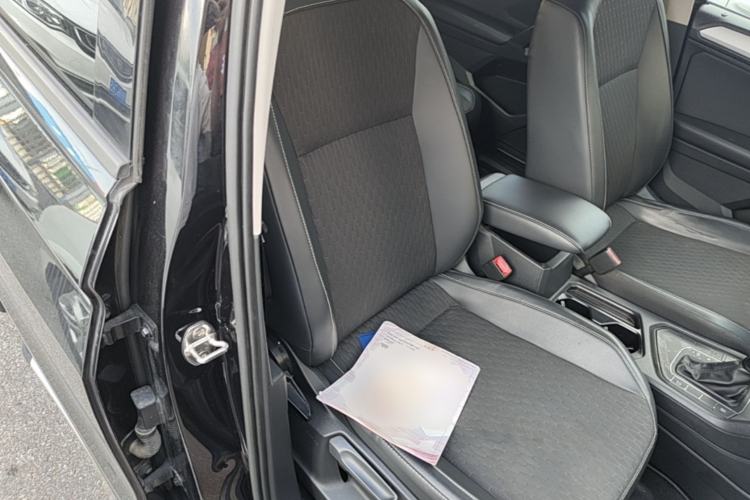 Used Volkswagen Tiguan L 2019 330TSI Automatic Two-Wheel Drive Luxury Edition China V Standard Right Front Seat
