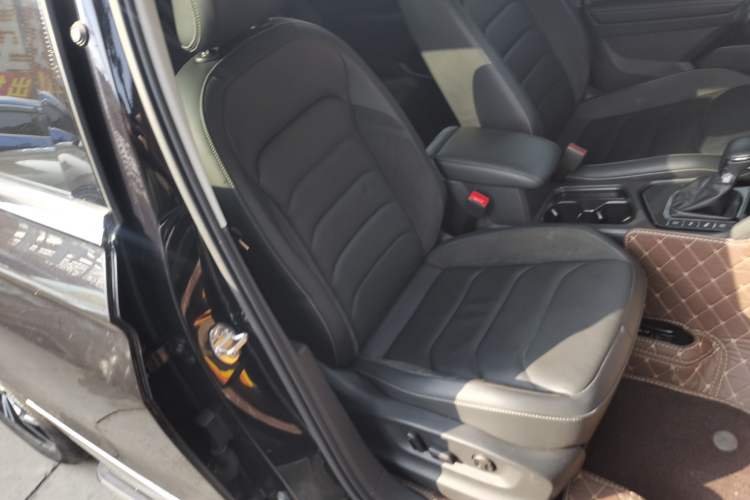Used Volkswagen Tiguan L 2019 Revised 330TSI Automatic Two-Wheel Drive Smart & Luxury Edition China VI Standard Right Front Seat