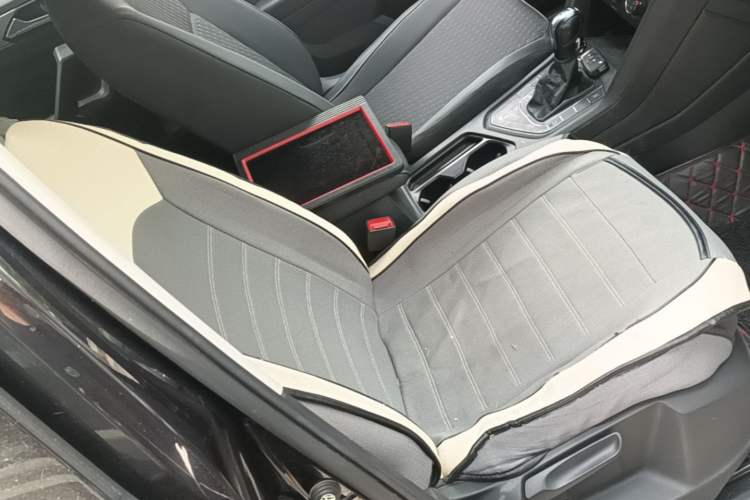 Used Volkswagen Tiguan L 2019 330TSI Automatic Two-Wheel Drive Luxury Edition China VI Standard Right Front Seat