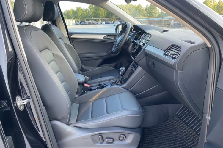 Used Volkswagen Tiguan L 2019 330TSI Automatic Two-Wheel Drive Smart Luxury Version China V Emission Standard Right Front Seat