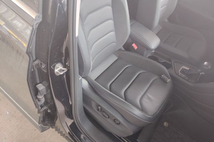 Used Volkswagen Tiguan L 2019 Updated Version 330TSI Automatic Two-Wheel Drive Panoramic Comfort Edition China VI Standard Right Front Seat