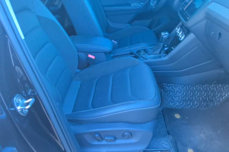 Used Volkswagen Tiguan L 2019 330TSI Automatic Two-Wheel Drive Panoramic Comfort Edition China VI Standard Right Front Seat
