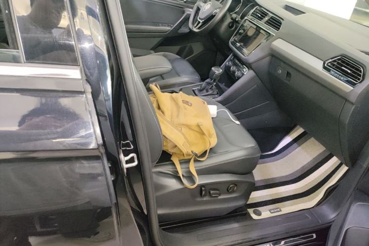 Used Volkswagen Tiguan L 2019 330TSI Automatic Two-Wheel Drive Panoramic Comfort Edition China V Standard Right Front Seat