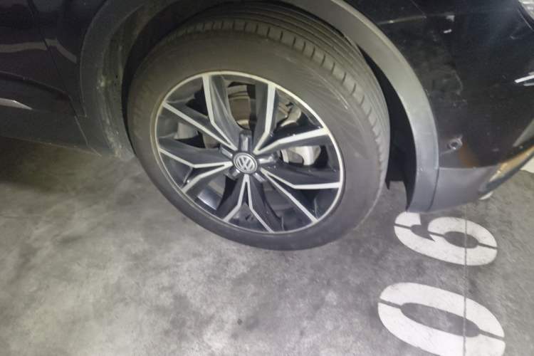Used Volkswagen Tiguan L 2019 330TSI Automatic Two-Wheel Drive Smart Luxury Version China V Emission Standard Right Front Wheel Hub