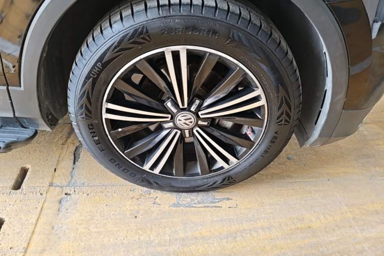 Used Volkswagen Tiguan L 2019 280TSI Automatic Two-Wheel Drive Panoramic Comfort Edition China VI Standard Right Front Wheel Hub