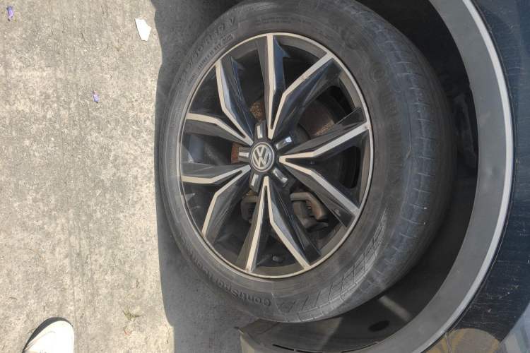 Used Volkswagen Tiguan L 2019 330TSI Automatic Two-Wheel Drive Smart Luxury Version China V Emission Standard Right Front Wheel Hub