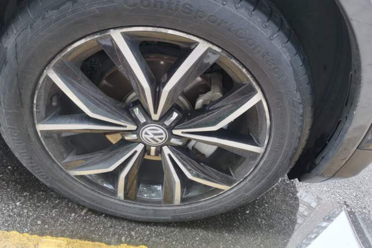 Used Volkswagen Tiguan L 2019 330TSI Automatic Two-Wheel Drive Panoramic Comfort Edition China V Standard Right Front Wheel Hub