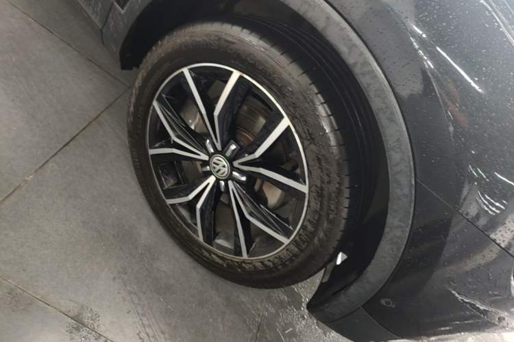 Used Volkswagen Tiguan L 2019 Revised 330TSI Automatic Two-Wheel Drive Smart & Luxury Edition China VI Standard Right Front Wheel Hub