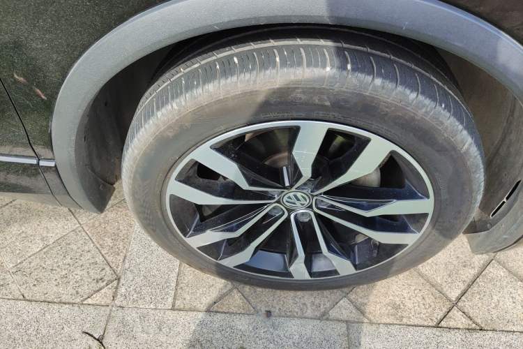Used Volkswagen Tiguan L 2019 Restyled 330TSI Automatic Two-Wheel Drive R-Line Flagship Version China VI Standard Right Front Wheel Hub