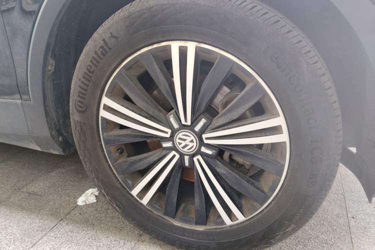 Used Volkswagen Tiguan L 2019 330TSI Automatic Two-Wheel Drive Luxury Edition China VI Standard Right Front Wheel Hub