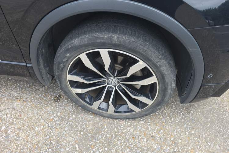 Used Volkswagen Tiguan L 2019 Restyled 330TSI Automatic Two-Wheel Drive R-Line Flagship Version China VI Standard Right Front Wheel Hub