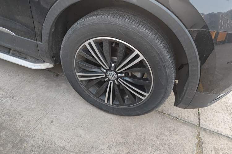 Used Volkswagen Tiguan L 2019 330TSI Automatic Two-Wheel Drive Panoramic Comfort Edition China VI Standard Right Front Wheel Hub
