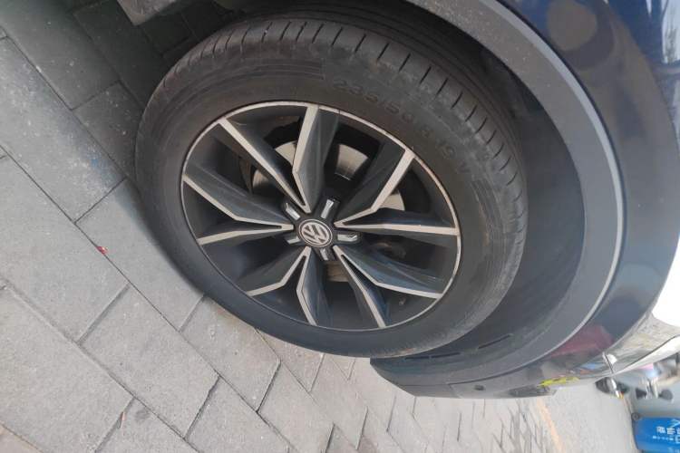 Used Volkswagen Tiguan L 2019 330TSI Automatic Two-Wheel Drive Smart Luxury Version China V Emission Standard Right Front Wheel Hub