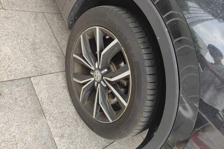 Used Volkswagen Tiguan L 2019 330TSI Automatic Two-Wheel Drive Smart Luxury Version China V Emission Standard Right Front Wheel Hub