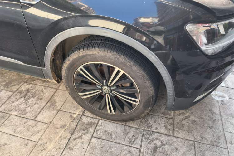 Used Volkswagen Tiguan L 2019 330TSI Automatic Two-Wheel Drive Panoramic Comfort Edition China VI Standard Right Front Wheel Hub