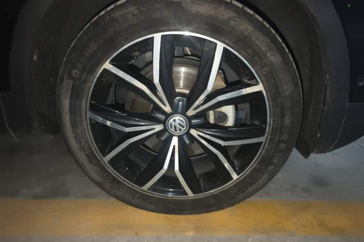 Used Volkswagen Tiguan L 2019 330TSI Automatic Two-Wheel Drive Smart Luxury Version China V Emission Standard Right Front Wheel Hub