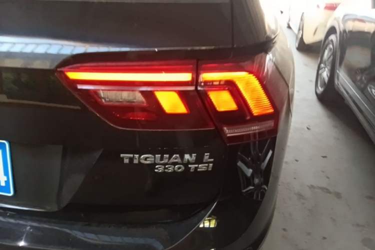 Used Volkswagen Tiguan L 2019 330TSI Automatic Two-Wheel Drive Panoramic Comfort Edition China VI Standard Right Rear Taillight