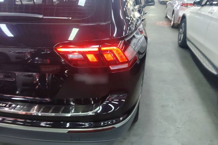 Used Volkswagen Tiguan L 2019 330TSI Automatic Two-Wheel Drive Smart Luxury Version China VI Standard Right Rear Taillight