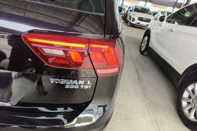 Used Volkswagen Tiguan L 2019 Updated Version 330TSI Automatic Two-Wheel Drive Panoramic Comfort Edition China VI Standard Right Rear Taillight