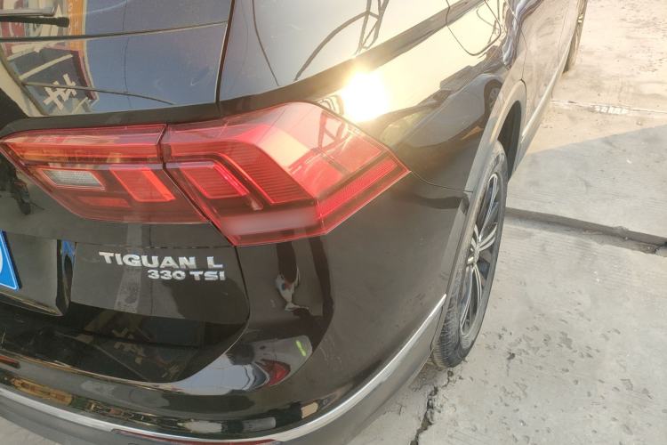 Used Volkswagen Tiguan L 2019 Updated Version 330TSI Automatic Two-Wheel Drive Panoramic Comfort Edition China VI Standard Right Rear Taillight