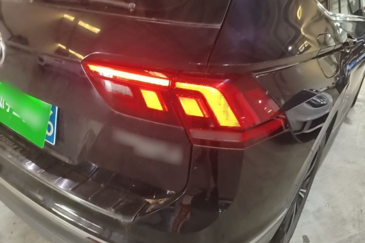 Used Volkswagen Tiguan L 2019 330TSI Automatic Two-Wheel Drive Panoramic Comfort Edition China VI Standard Right Rear Taillight