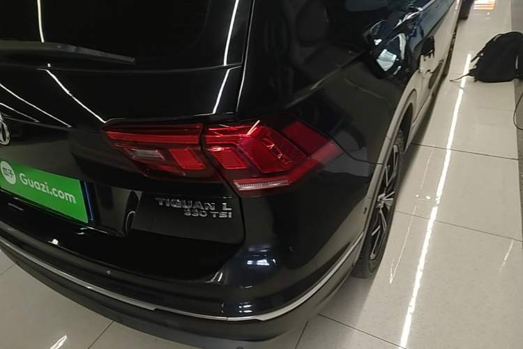 Used Volkswagen Tiguan L 2019 330TSI Automatic Two-Wheel Drive Smart Luxury Version China VI Standard Right Rear Taillight