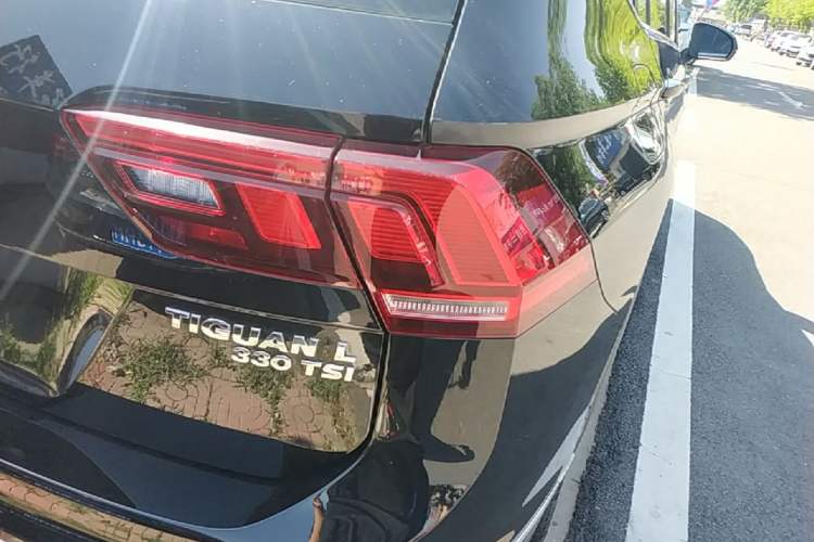 Used Volkswagen Tiguan L 2019 330TSI Automatic Two-Wheel Drive Smart Luxury Version China V Emission Standard Right Rear Taillight