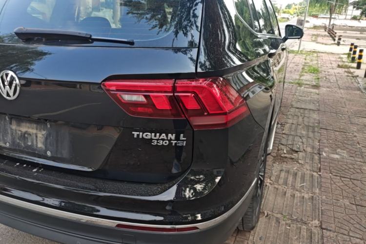 Used Volkswagen Tiguan L 2019 Revised 330TSI Automatic Two-Wheel Drive Smart & Luxury Edition China VI Standard Right Rear Taillight