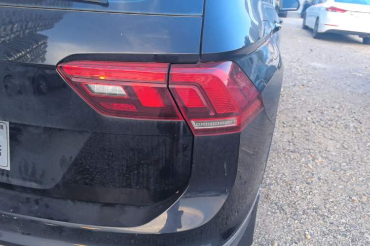Used Volkswagen Tiguan L 2019 330TSI Automatic Two-Wheel Drive Panoramic Comfort Edition China VI Standard Right Rear Taillight