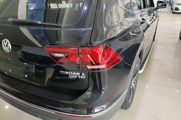 Used Volkswagen Tiguan L 2019 330TSI Automatic Two-Wheel Drive Panoramic Comfort Edition China V Standard Right Rear Taillight