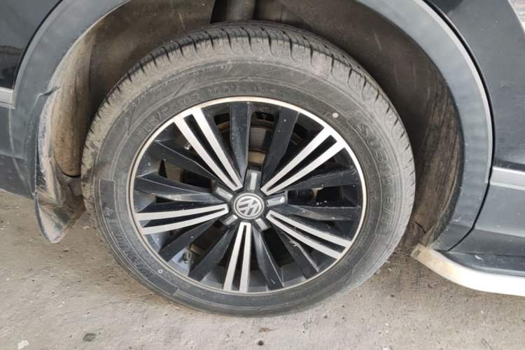 Used Volkswagen Tiguan L 2019 Updated Version 330TSI Automatic Two-Wheel Drive Panoramic Comfort Edition China VI Standard Right Rear Wheel Hub