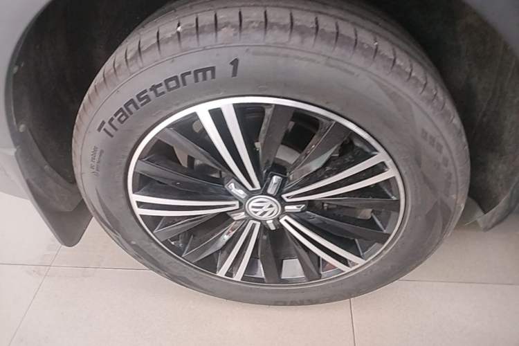 Used Volkswagen Tiguan L 2019 Updated Version 330TSI Automatic Two-Wheel Drive Panoramic Comfort Edition China VI Standard Right Rear Wheel Hub