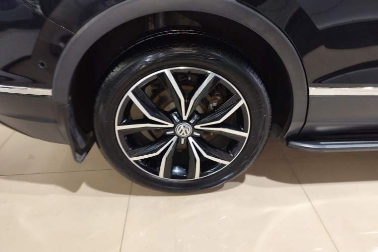 Used Volkswagen Tiguan L 2019 380TSI Automatic All-Wheel Drive Luxury Edition with 7 Seats China VI Standard Right Rear Wheel Hub