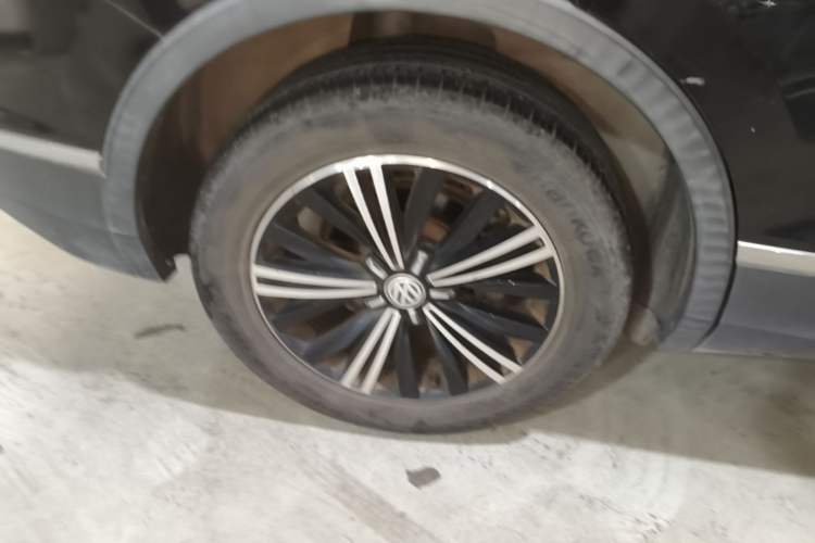 Used Volkswagen Tiguan L 2019 330TSI Automatic Two-Wheel Drive Panoramic Comfort Edition China VI Standard Right Rear Wheel Hub
