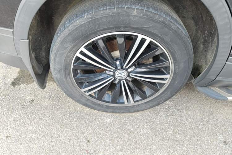 Used Volkswagen Tiguan L 2019 330TSI Automatic Two-Wheel Drive Luxury Edition China V Standard Right Rear Wheel Hub