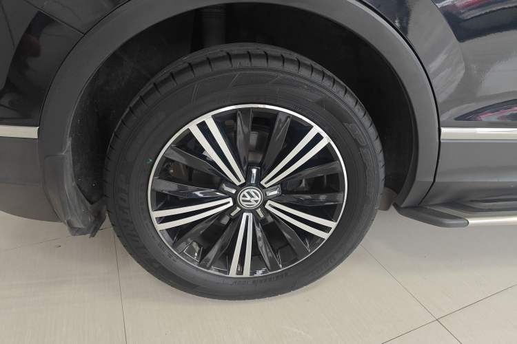 Used Volkswagen Tiguan L 2019 330TSI Automatic Two-Wheel Drive Panoramic Comfort Edition China V Standard Right Rear Wheel Hub