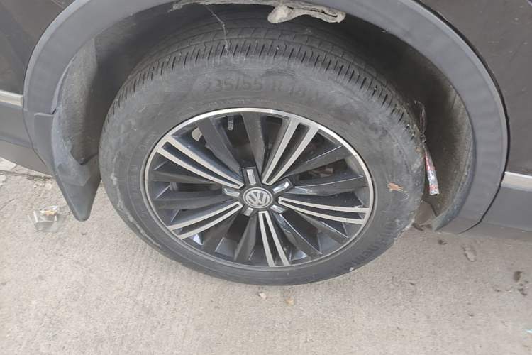 Used Volkswagen Tiguan L 2019 Updated Version 330TSI Automatic Two-Wheel Drive Panoramic Comfort Edition China VI Standard Right Rear Wheel Hub