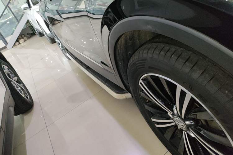 Used Volkswagen Tiguan L 2019 330TSI Automatic Two-Wheel Drive Panoramic Comfort Edition China V Standard Right Side Sill